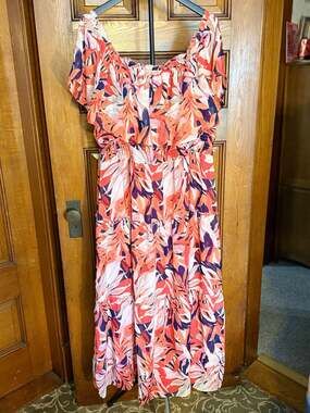 Tropical Leaf Print Tiered Maxi Dress Size 20W